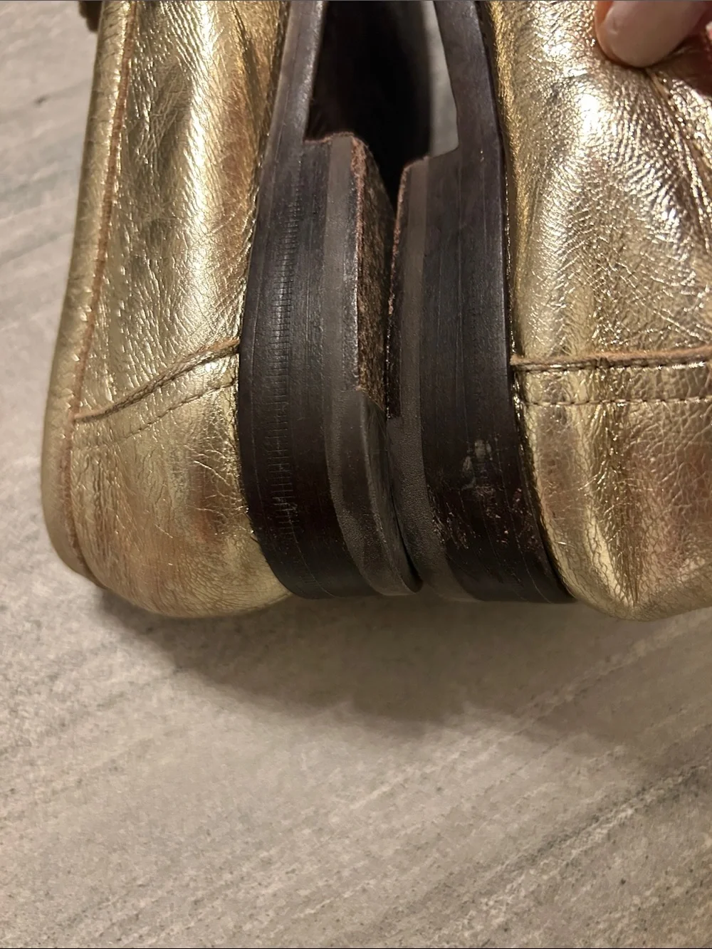 TORY BURCH  MOCCASIN Gold COLOR  Sz 6 M